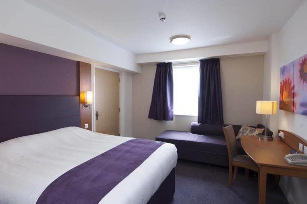 Premier Inn Hemel Hempstead Central מראה חיצוני תמונה